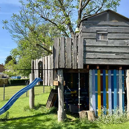 Seezeit & Romantisches Baumhaus *