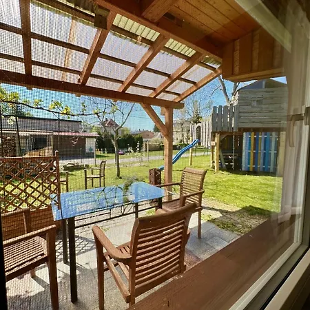 Apartmán Seezeit & Romantisches Baumhaus Storkow (Mark)