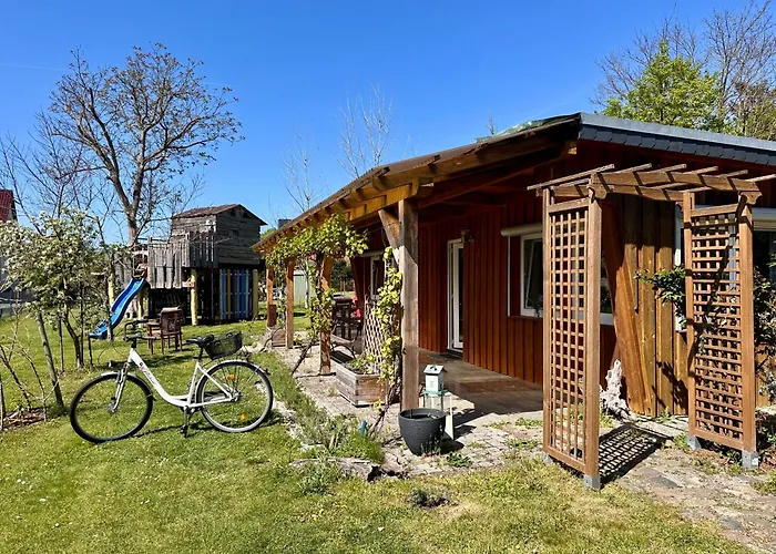 Seezeit & Romantisches Baumhaus شتوركو